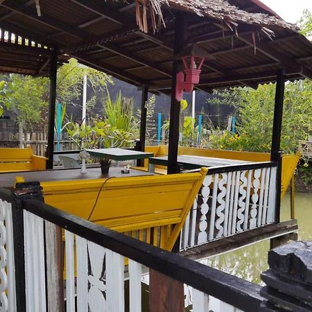 מלון איפוה Mykampung Chalet מראה חיצוני תמונה