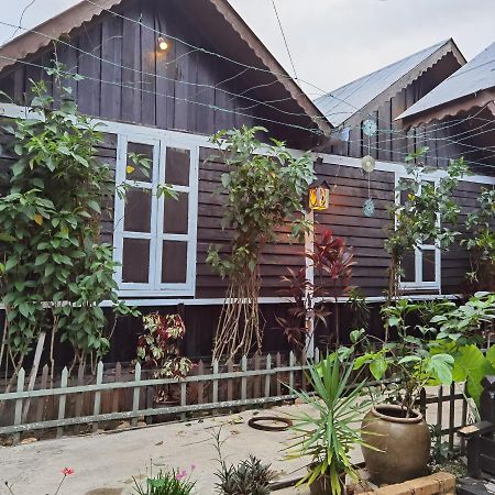 מלון איפוה Mykampung Chalet מראה חיצוני תמונה