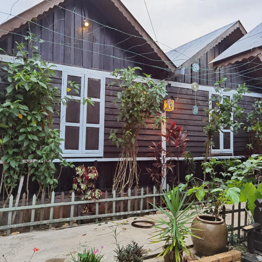 מלון איפוה Mykampung Chalet מראה חיצוני תמונה