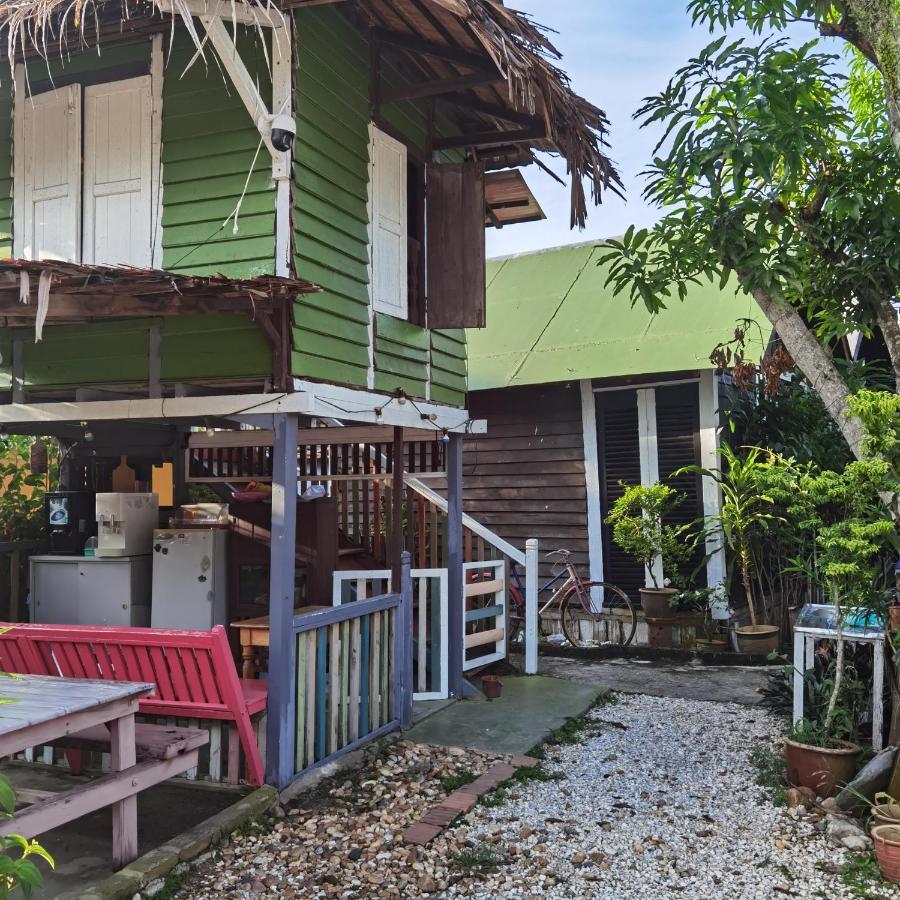 מלון איפוה Mykampung Chalet מראה חיצוני תמונה