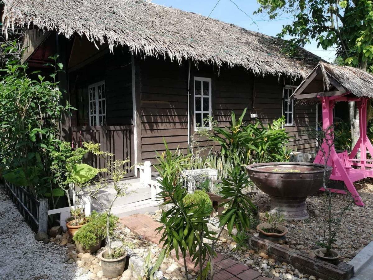 מלון איפוה Mykampung Chalet מראה חיצוני תמונה